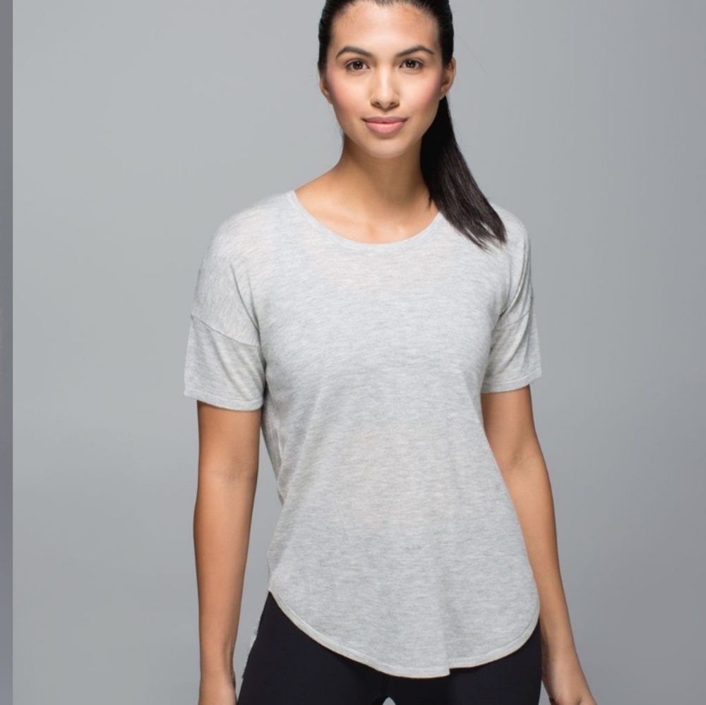 Lululemon Daya Knit Tee

Heathered Light Grey